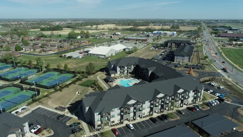 DCIM100MEDIADJI_0017.JPG I ST APTS Bentonville AR USA